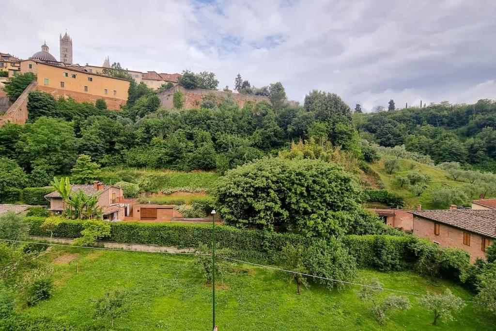 Casa Duccio Alle Mura Della Citta Siena Exteriör bild